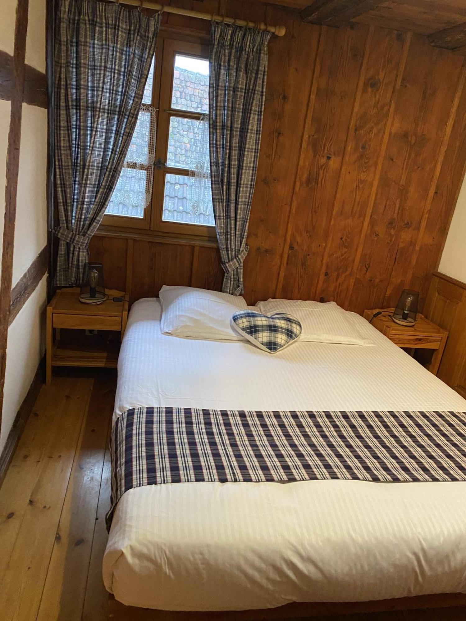 Le Gambrinus Chambres D'Hotes Et Restaurant Beblenheim Zimmer foto